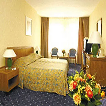 Golden Tulip Carlton Hotel Naaldwijk location